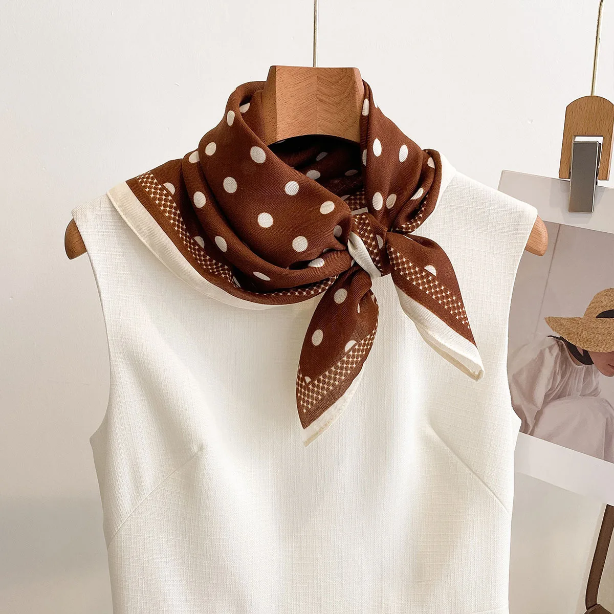 Luxury Polka Dot Printed Squar - Silk Neck Scarf recensie en prijs