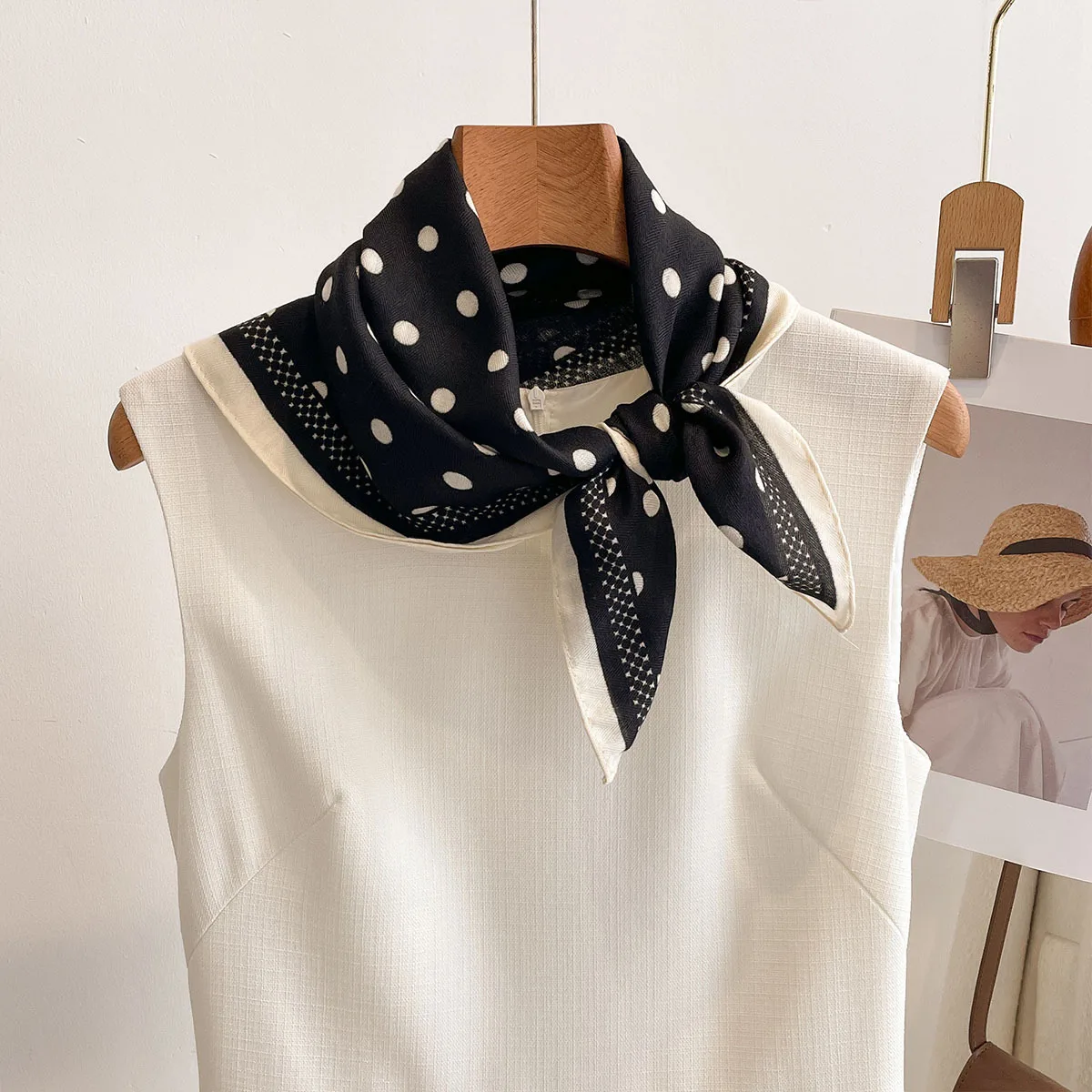 Luxury Polka Dot Printed Squar - Silk Neck Scarf recensie en prijs