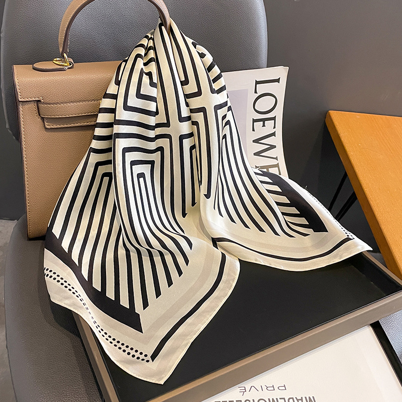 Luxury Brand Neckerchief Sprin - Ascot Neck Scarf recensie en prijs