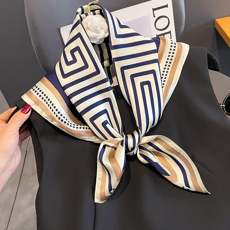 Luxury Brand Neckerchief Sprin - Ascot Neck Scarf recensie en prijs