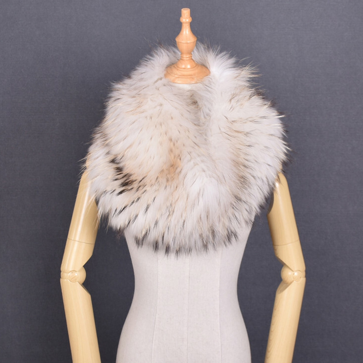 Luxury Satin Square Scarf Pais - Ascot Neck Scarf recensie en prijs