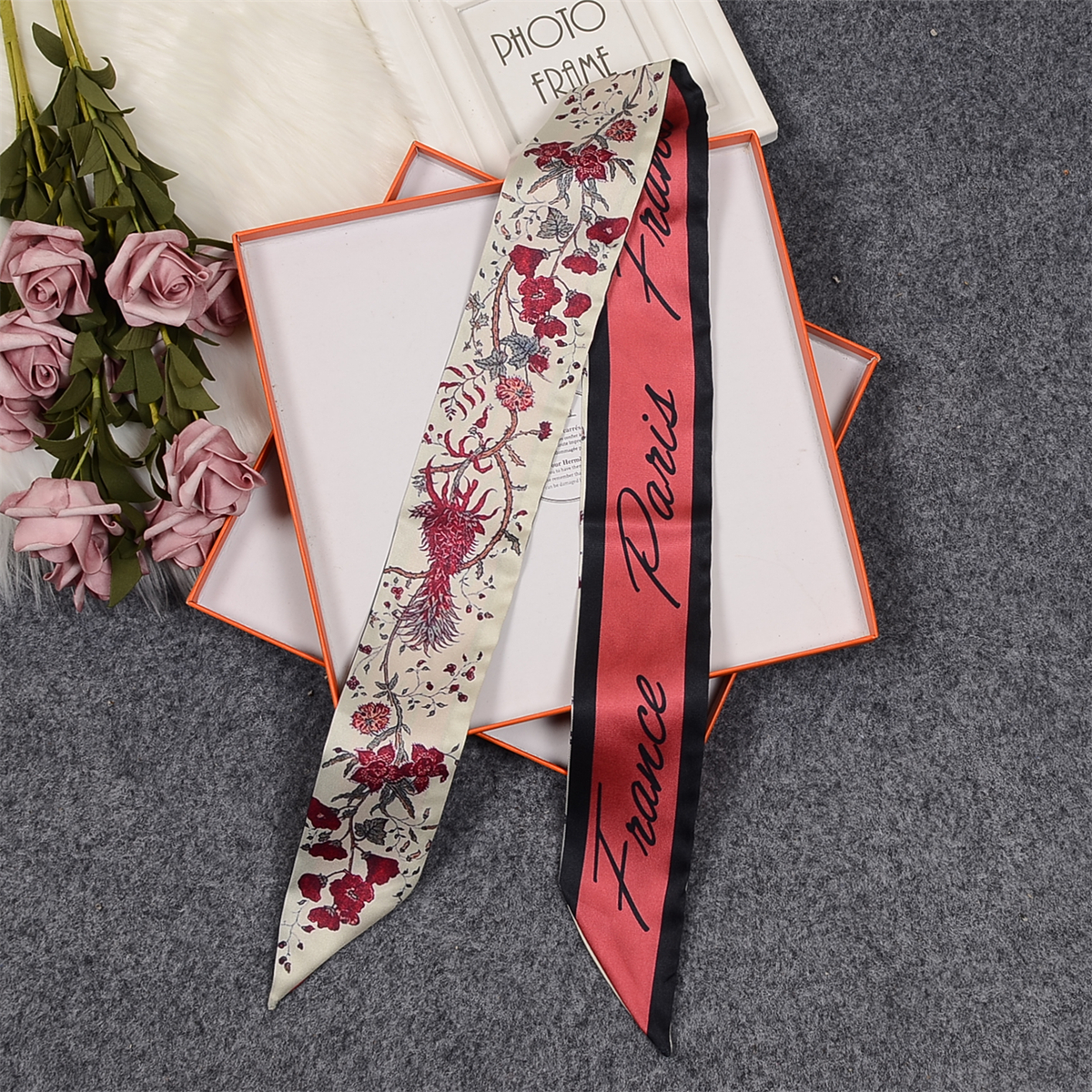 Flower Room Parrot Brand Scarf - Silk Neck Scarf recensie en prijs