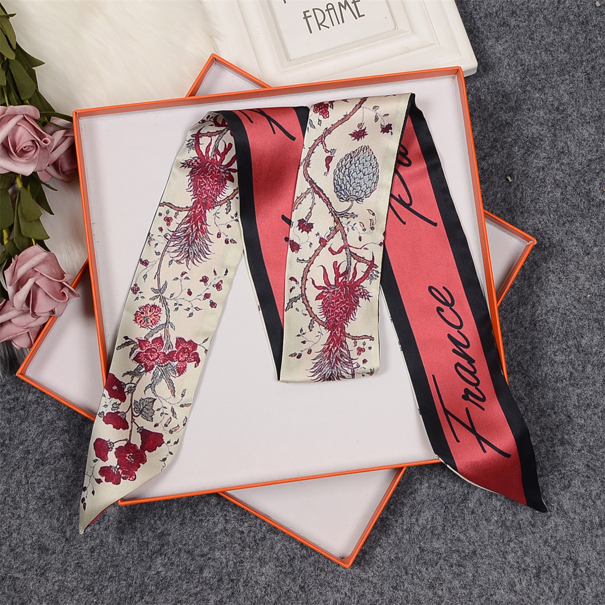 Flower Room Parrot Brand Scarf - Silk Neck Scarf recensie en prijs